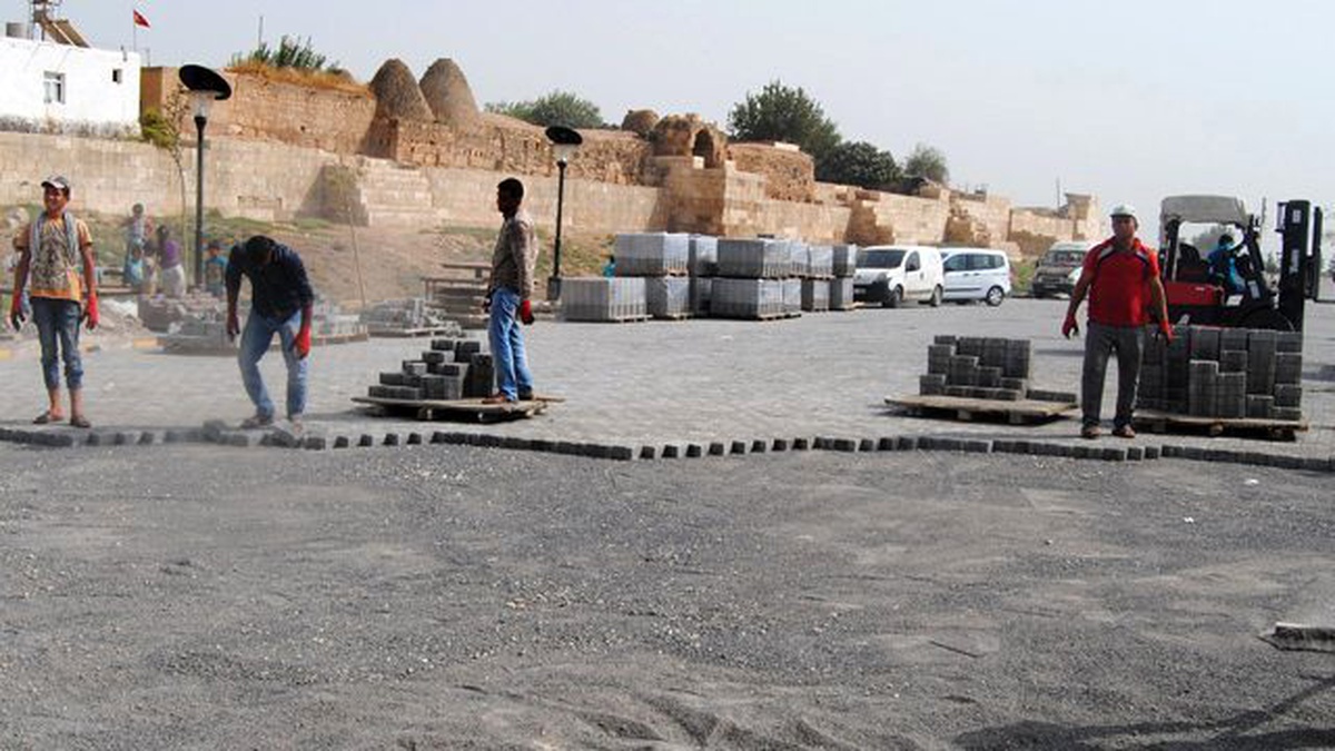 Akçakale Ve Harran\'da Beton Parke Atağı