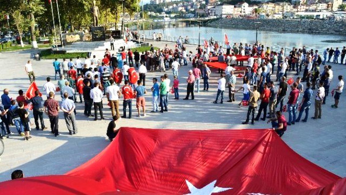 Alaplı Teröre Tepki İçin Toplandı