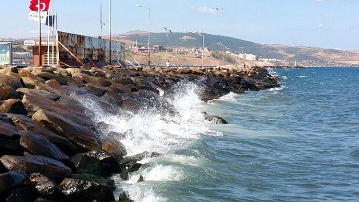 Bandırma\'da Şiddetli Rüzgar