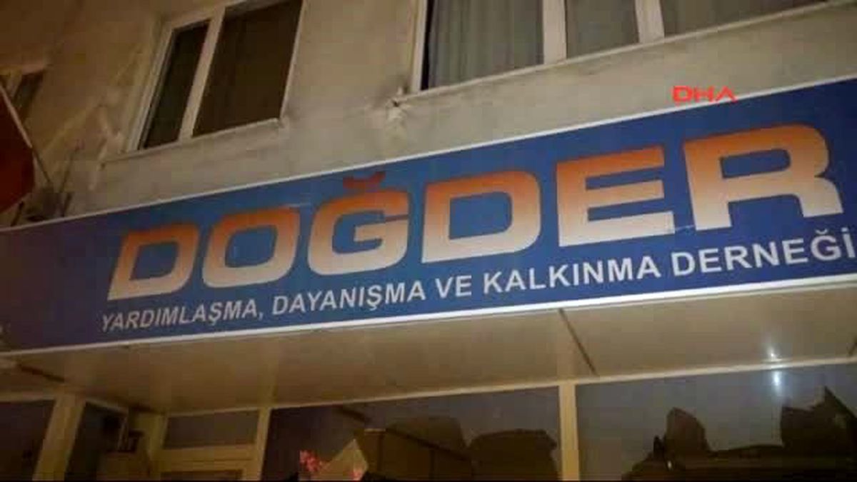 Bolu\'da Terör Protestosunda Dernek Binası ile İşyerine Saldırı