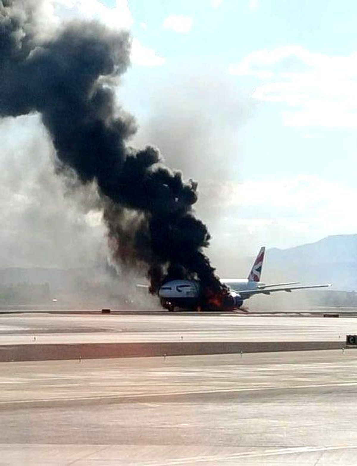 British Airways Uçağı Pistte Alev Aldı: 13 Yaralı