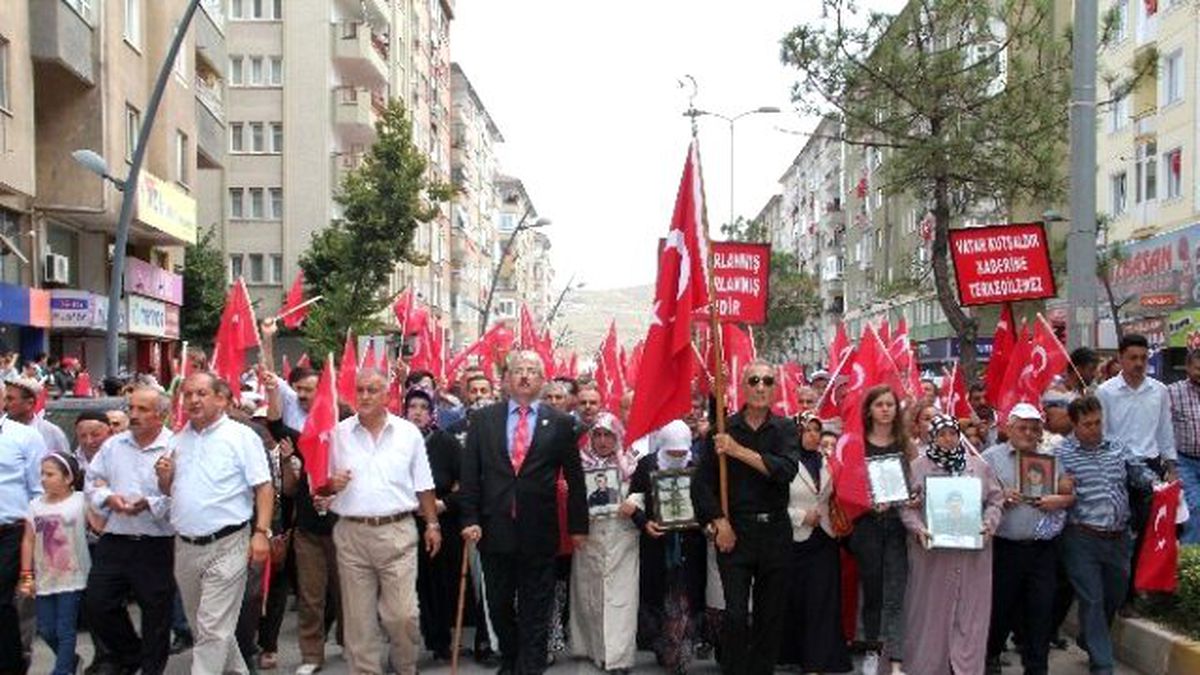 Çankırı\'da Binlerce Kişi Terörü Lanetledi