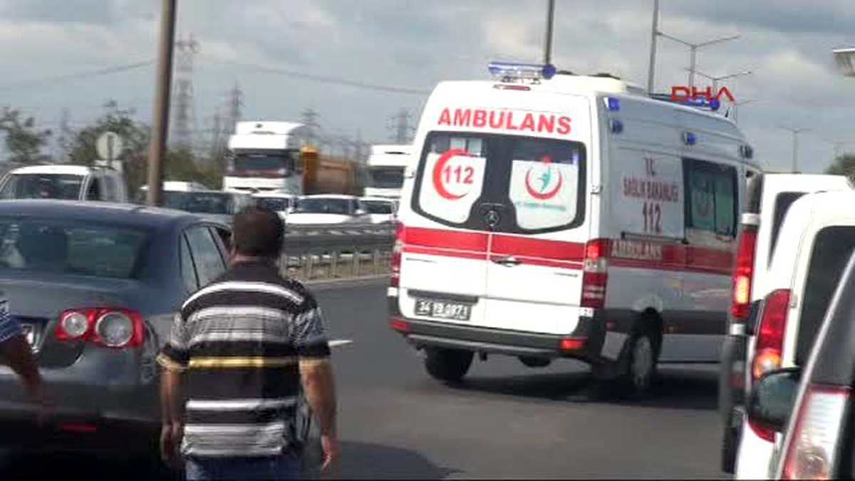 Cenaze Yolundaki Kaza Ucuz Atlatıldı