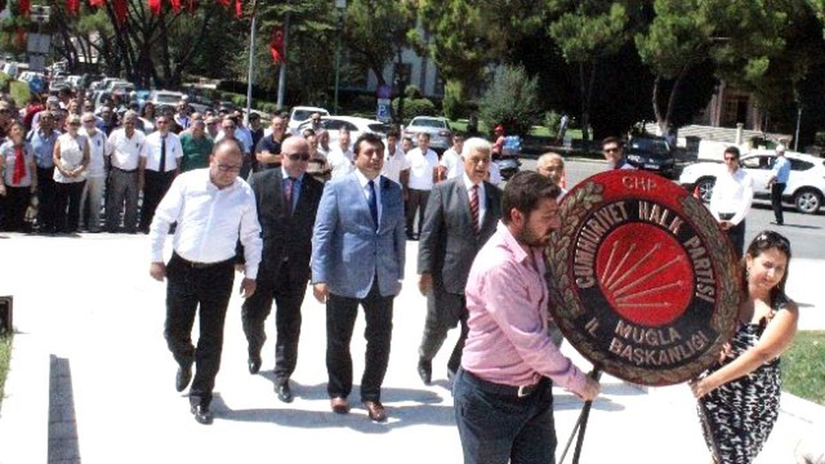 CHP\'de Buruk Kutlama
