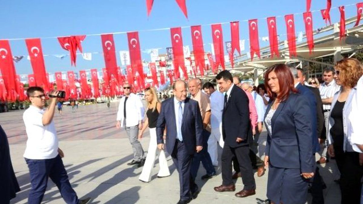 CHP\'nin Kuruluş Yıldönümü Töreninde Dikkat Çeken Ayrıntı