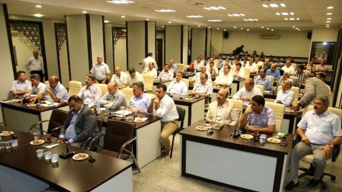 Çiftçi, Bürokratları ile Tanıştı