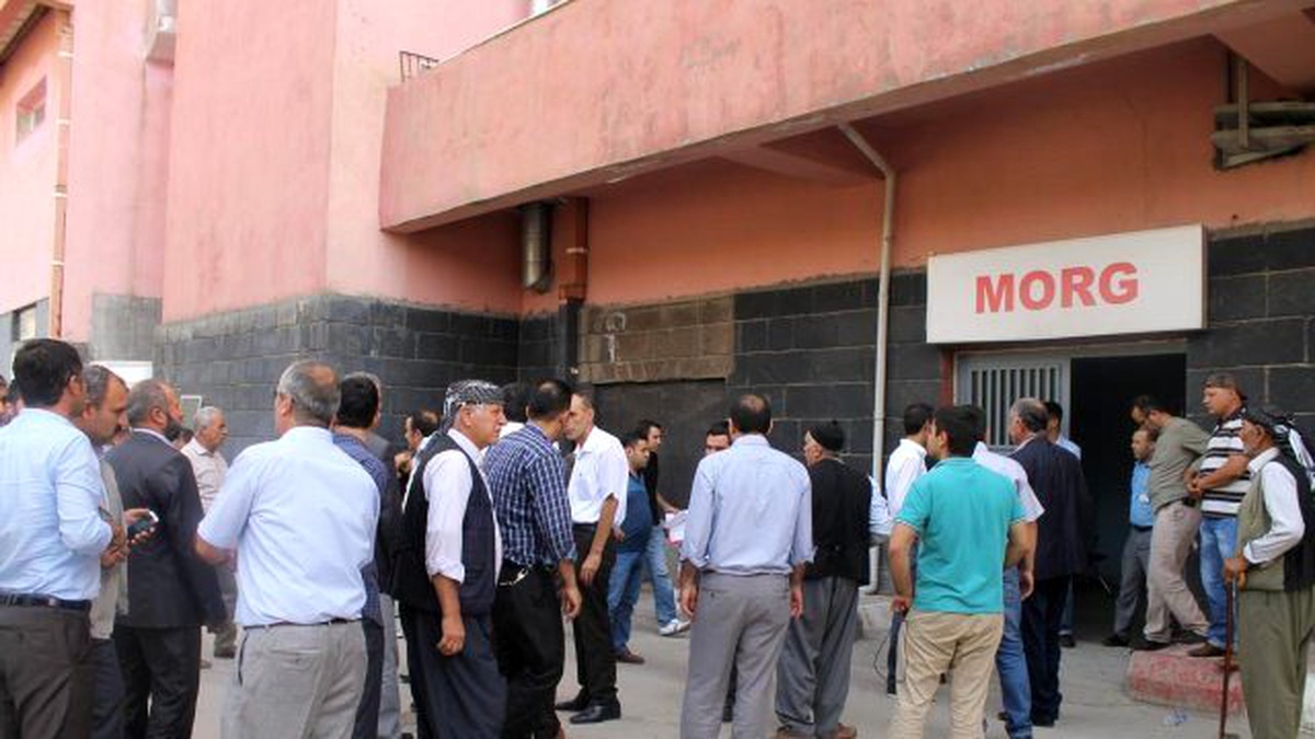 Cizre\'de Roketatarlı ve Silahlı Saldırı: 2 Kişi Hayatını Kaybetti
