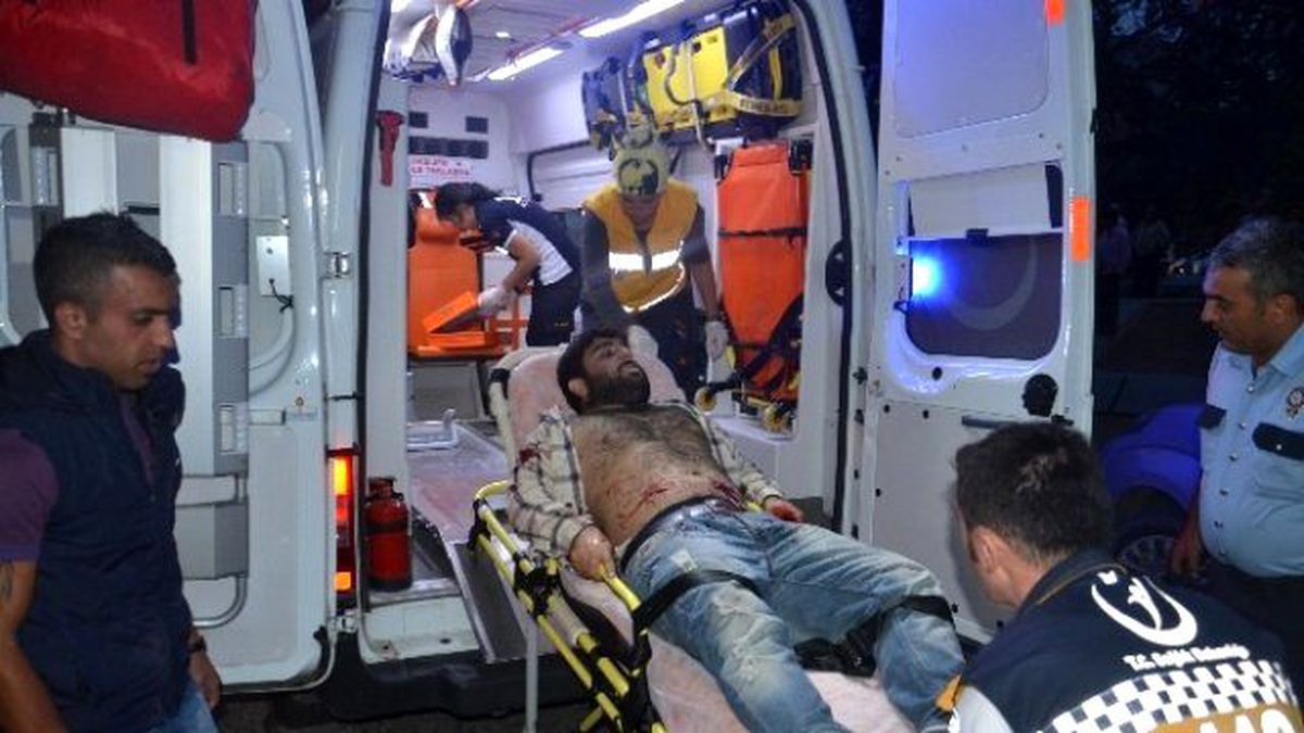 Çorlu\'da Bir Kadın, Kızını Korkutan İki Kişiyi Silahla Yaraladı