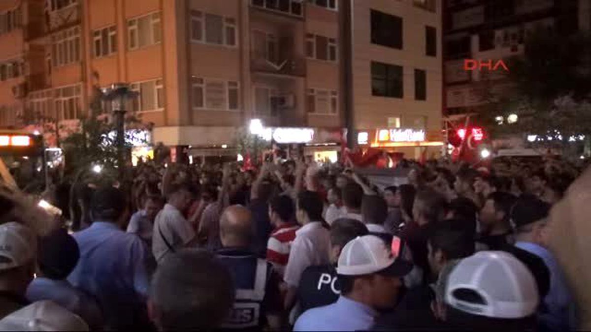 Çorlu\'da Hdp Gerginliği: 6 Gözaltı