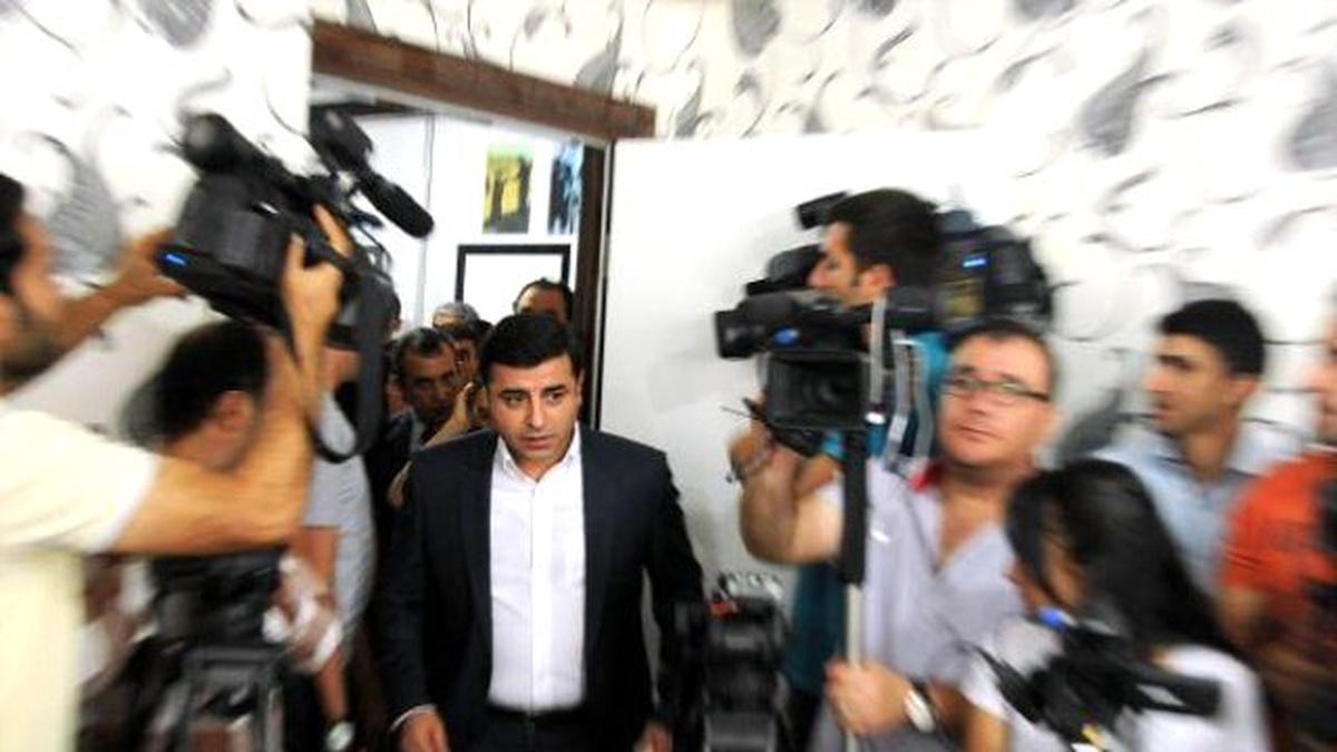 Demirtaş: Halkımız Saldırganları Anasından Doğduğuna Pişman Etme Hakkına Sahiptir