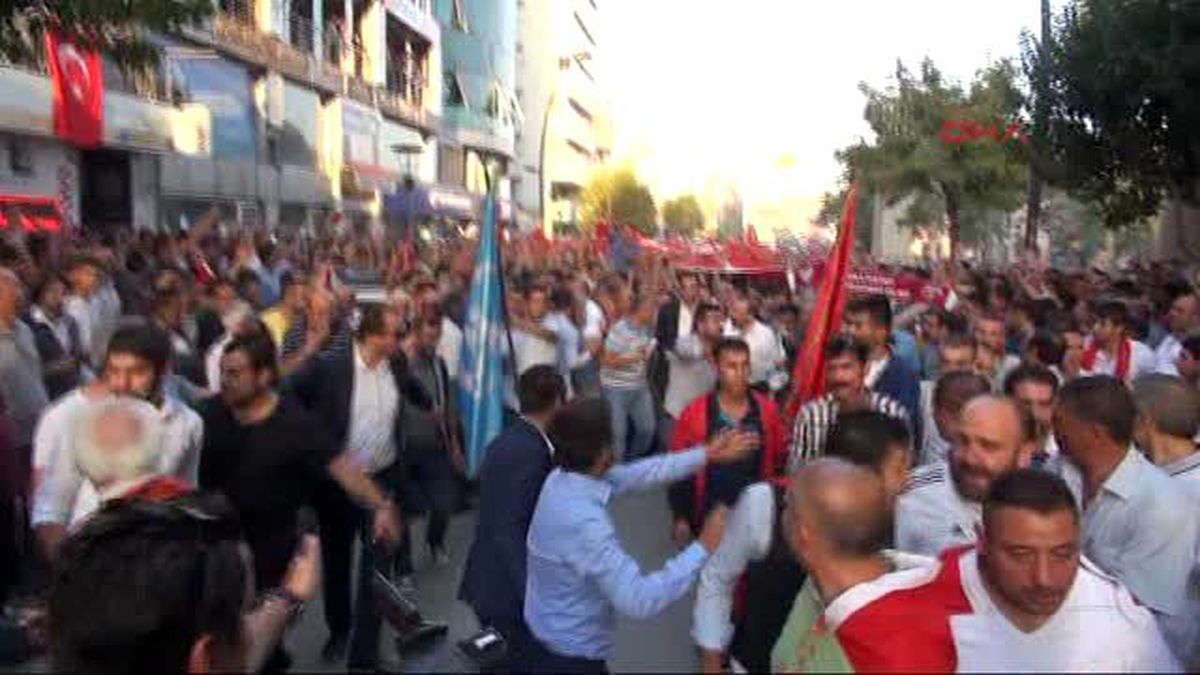 Elazığ\'da Teröre Tepki Eyleminde Olaylar Çıktı