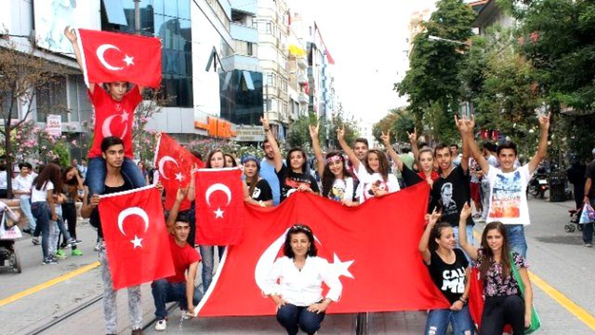 Eskişehir\'de Teröre Yürüyüşlü Tepki