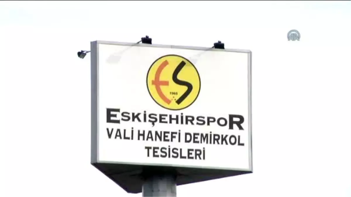 Eskişehirspor\'dan Şehitler İçin Saygı Duruşu