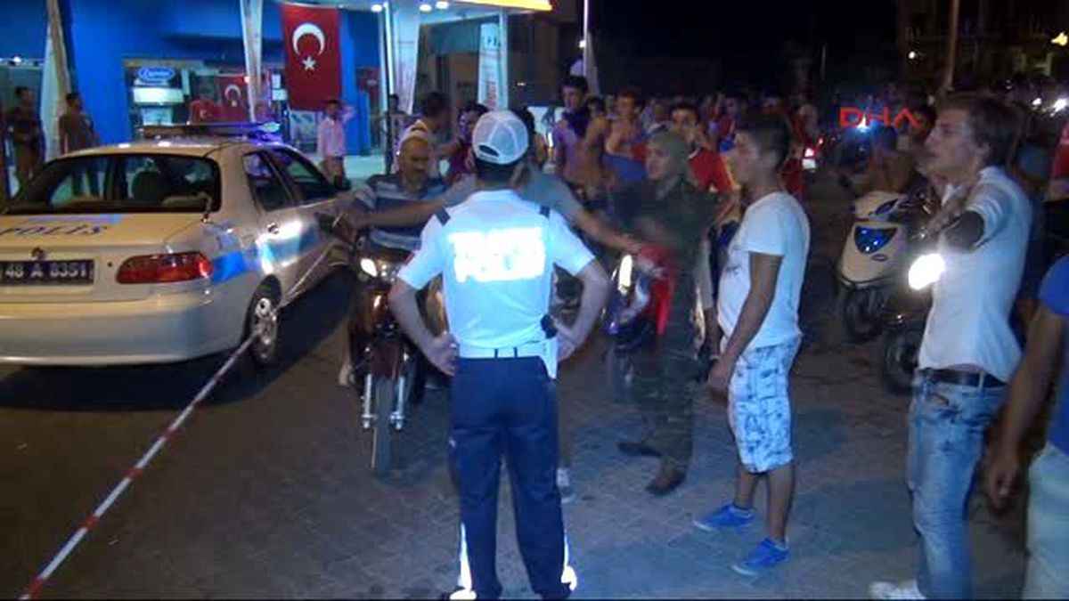 Fethiye Terör Protestosunda Polise Taşlı Saldırı