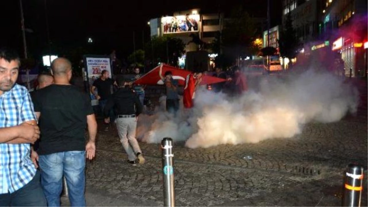 Gebze\'de Olaylı Terör Protestosu: 1 Polis Müdürü ile 3 Gazeteci Yaralandı