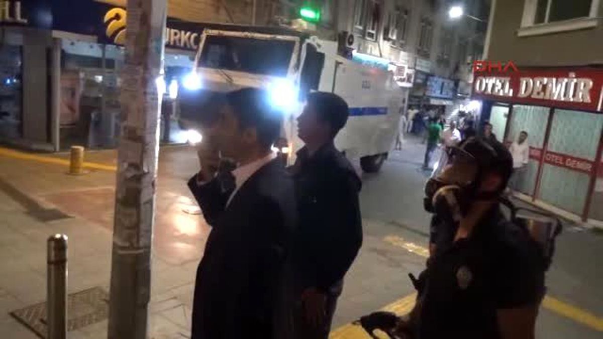 Gebze\'deki Terör Protestosunda Emniyet Müdür Yardımcısı Taş ile Yaralandı