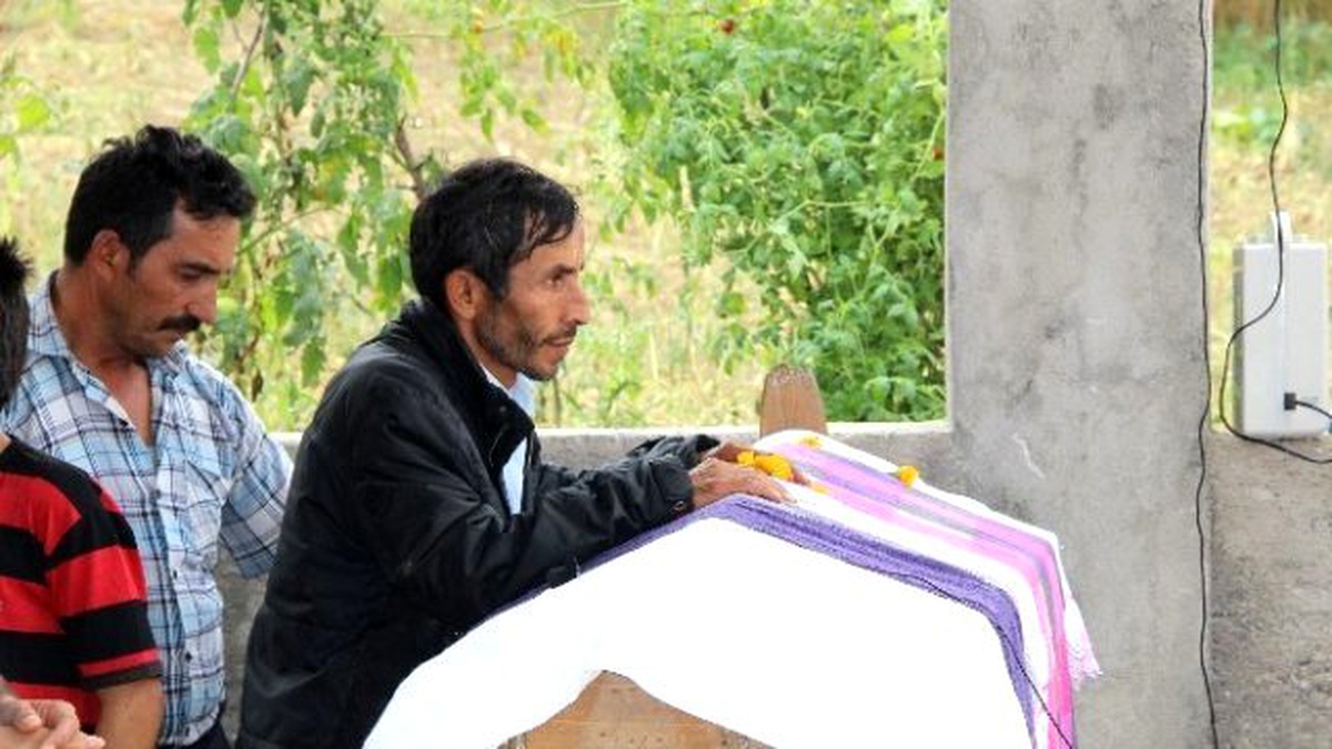 Göçükte Hayatını Kaybeden Madenci Toprağa Verildi