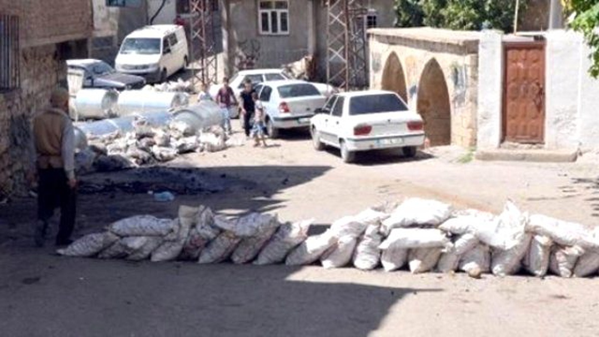 Hendek Kazılacağı İstihbaratı Alan Polis, Belediye Araçlarına El Koydu