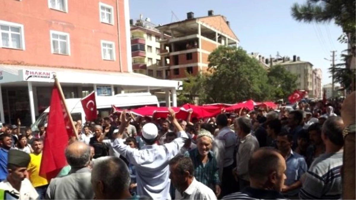 Konya\'da Akkiseliler Gönüllü Asker Olmak İstedi