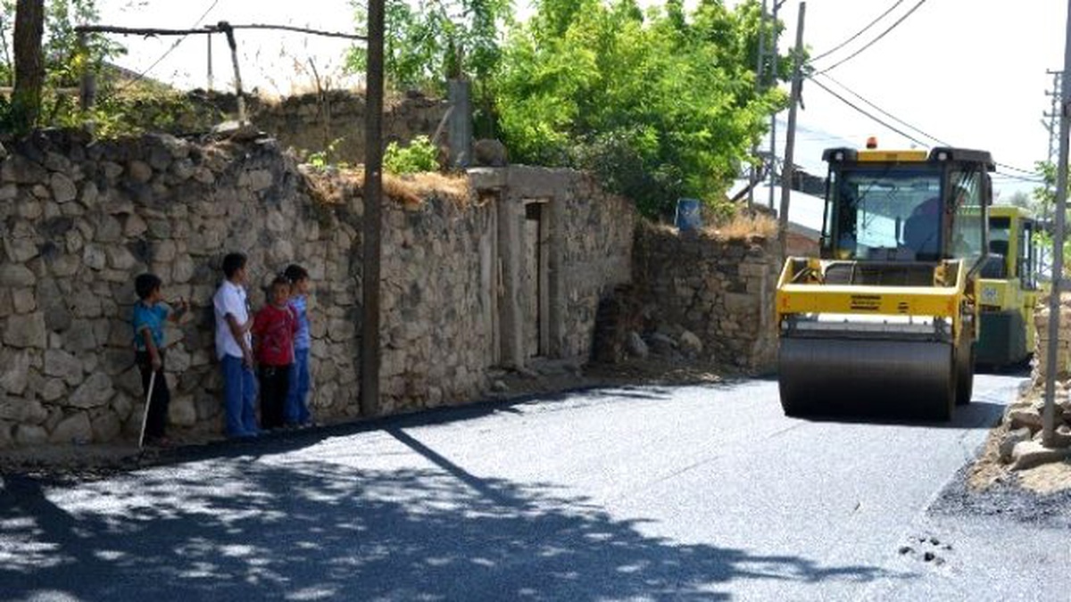 Köyler, Köy Mahalleler Asfaltlanıyor