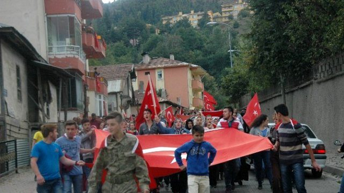 Küre\'de Genci Yaşlısı Şehitler İçin Yürüdü