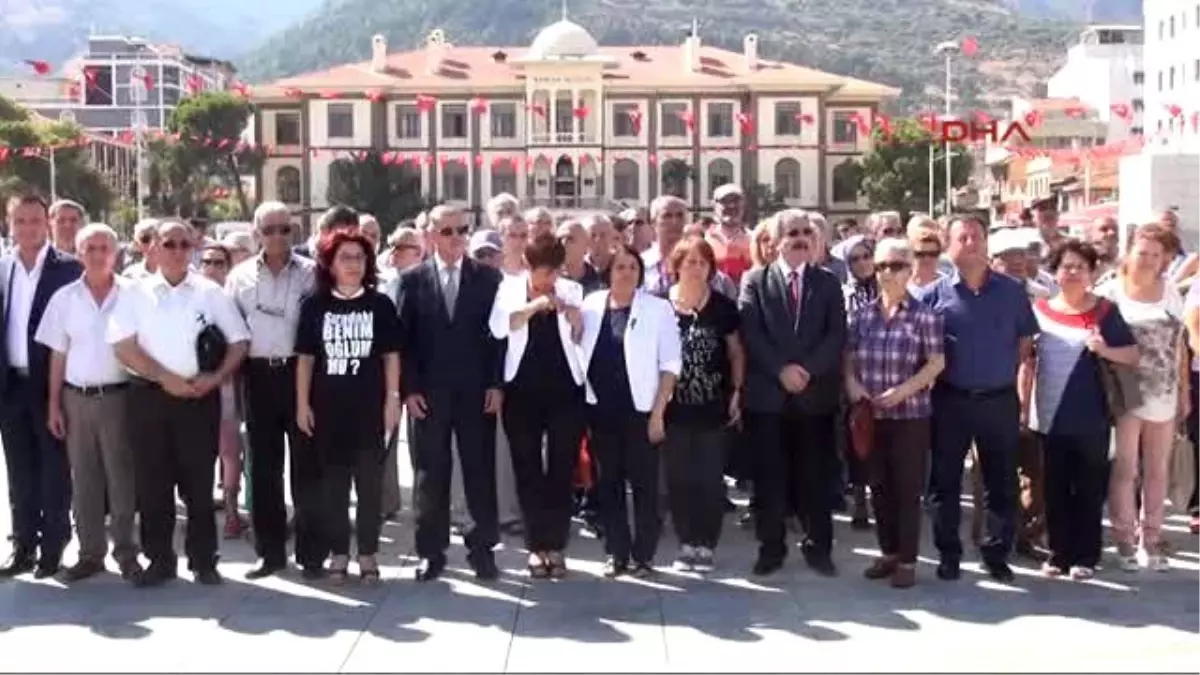 Manisa CHP\'li Biçer\'den Teröre Tişörtlü Protesto