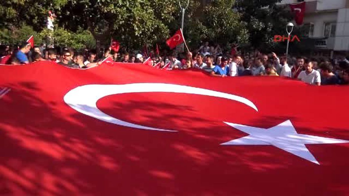 Manisalılar Şehitlerine Yürüdü