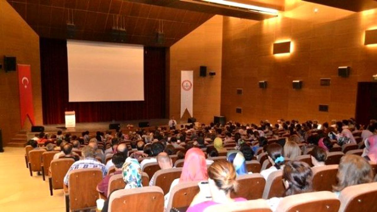 Milli Eğitim Müdürlüğü\'nce Düzenlenen Seminerin İkinci Günü