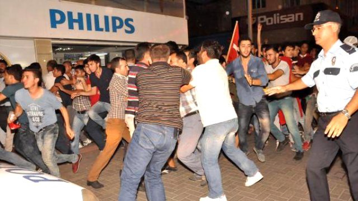 Nazilli Şehidi İçin \'Saygı Yürüyüşü\' Düzenledi