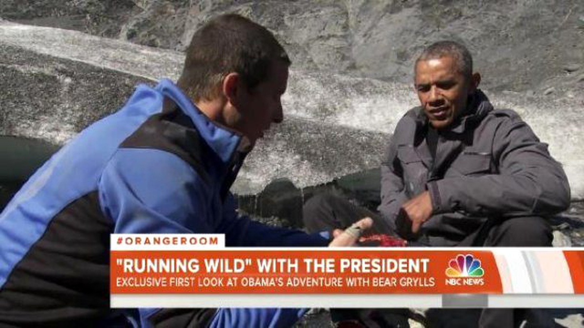 Obama, Vahşi Doğada Ayılardan Arta Kalan Somon Balığını Yedi