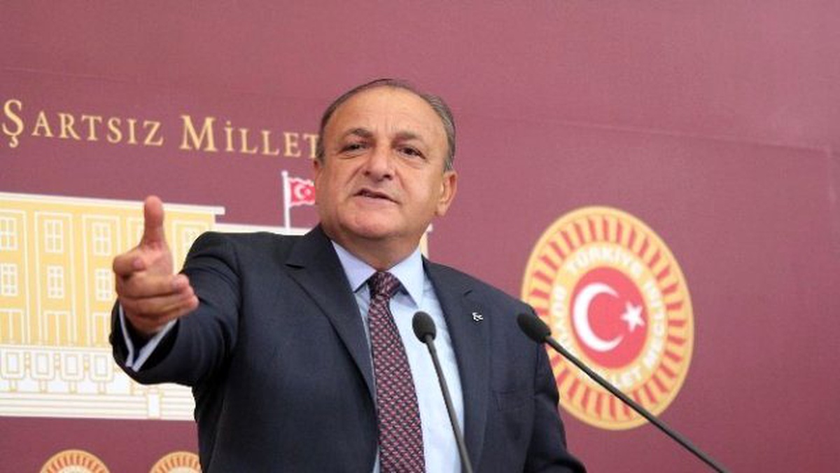 Oktay Vural: "Sıkıyönetim Belli Yerlerde Ortaya Konulmalı"