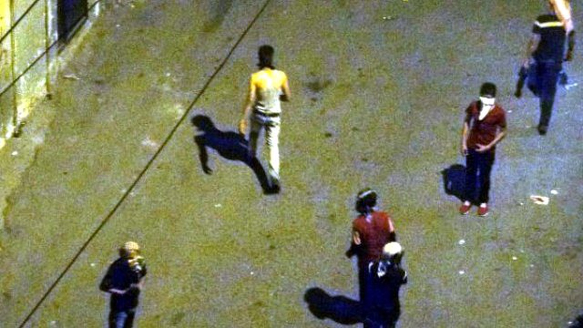 PKK Sempatizanlarının Gösterisinde Ateş Açıldı: 1 Polis Yaralı