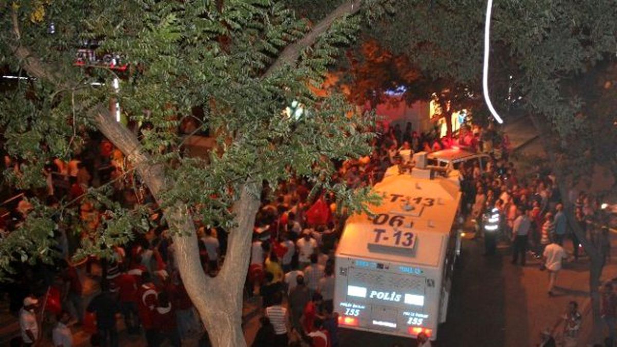 Polatlı\'da Hdp Binasına Saldırı