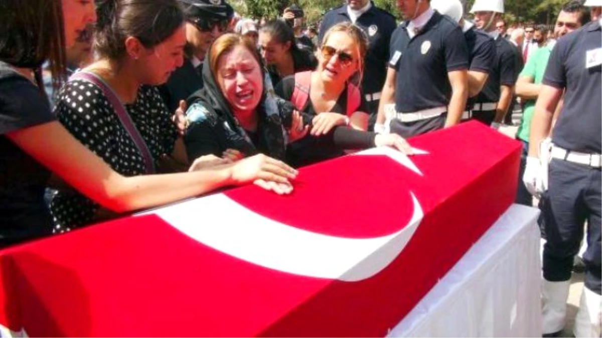 Şehit Polis Mardin\'den Gözyaşlarıyla Uğurlandı