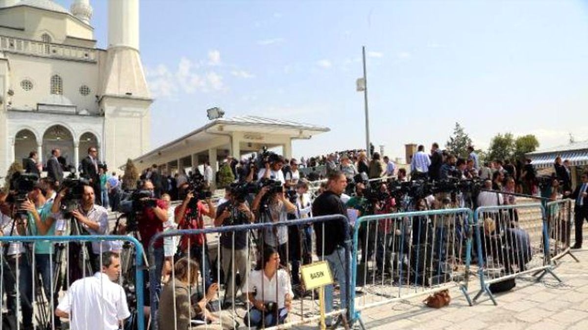 Şehit Polisler Fehmi Şahin ve Ali Koç\'u, Ankara\'da Devletin Zirvesi Uğurladı