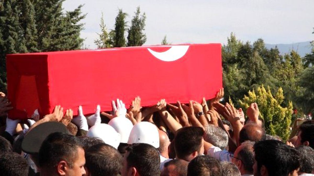 Şehit Yarbay Toprağa Verildi