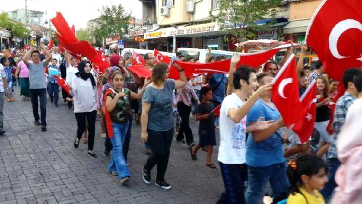 Şehitliğe Gidip Dua Ettiler