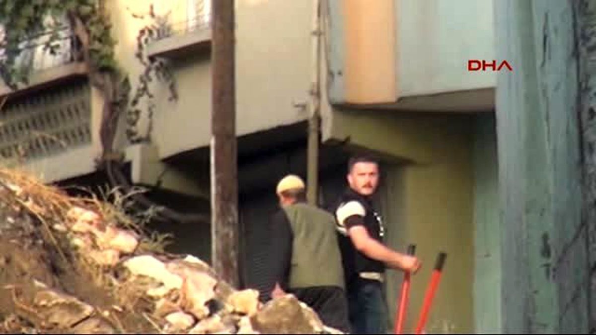 Silvan\'da Polis, Hendekleri Doldurdu