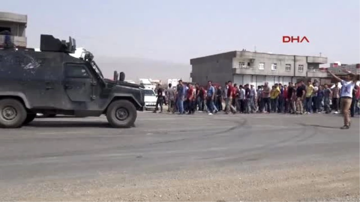 Şırnak ve Silopi\'den Cizre\'ye Yürümek İsteyenlere Polis Müdahale Etti 3
