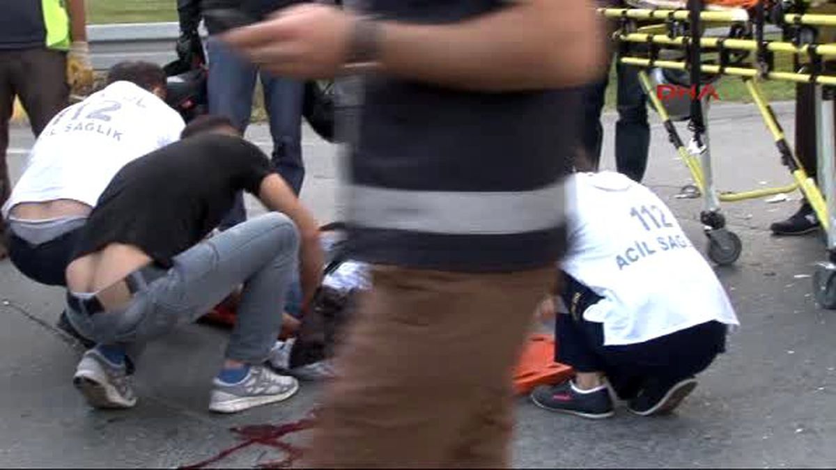 Şişli\'de Otobüsün Çarptığı Kurye Ağır Yaralandı