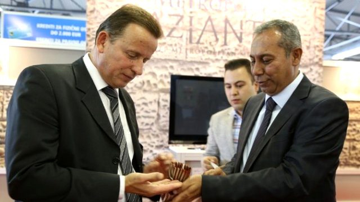 Slovenya Başbakanından Gaziantep Standına Övgü