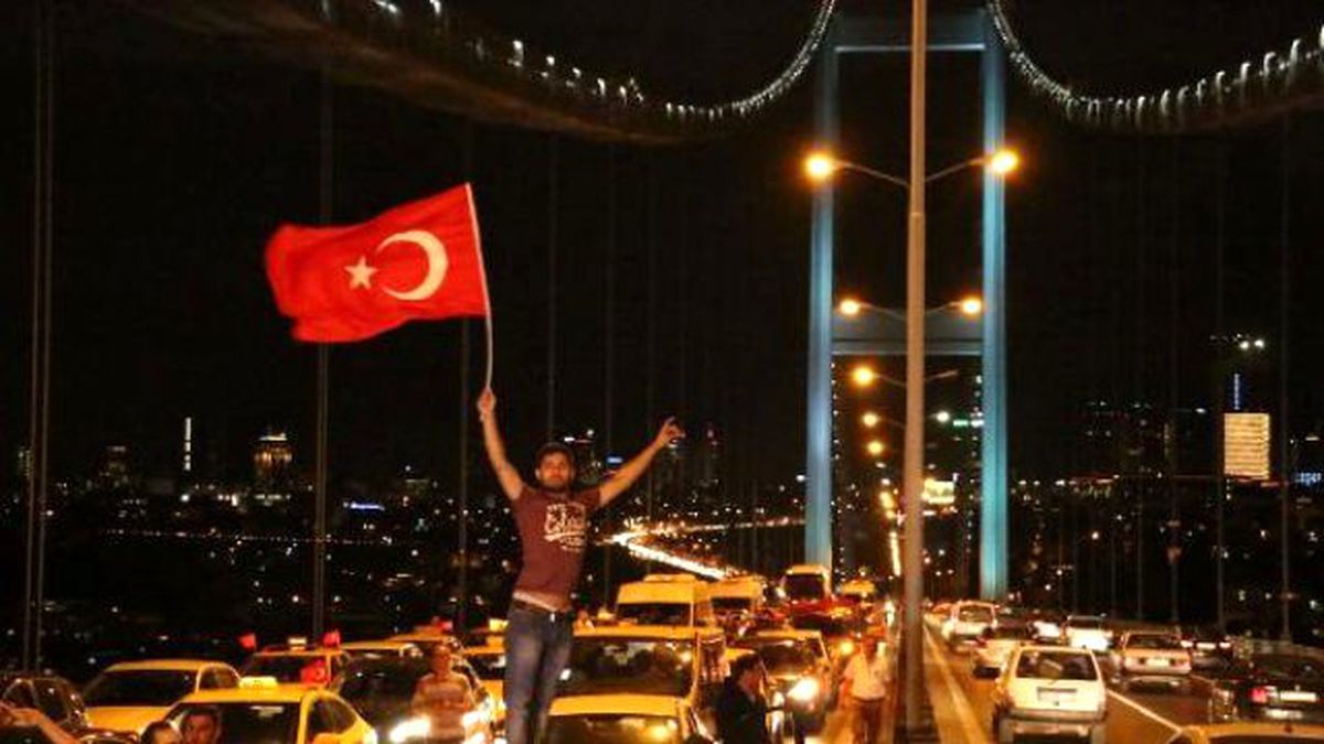 Taksicilerden Boğaz Köprüsü\'nde Terör Protestosu