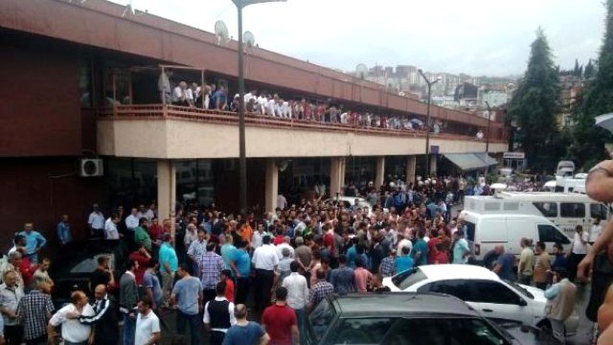 Trabzon Terminal\'inde \'Pkk\'lı Yolcu\' Gerginliği