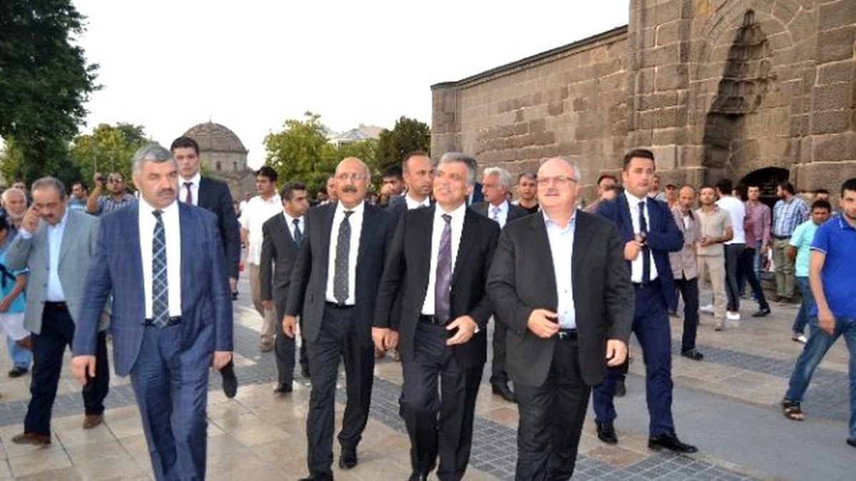 11. Cumhurbaşkanı Gül Hunat Kültür Merkezi Ziyaretinin Ardından Kayseri\'den Ayrıldı
