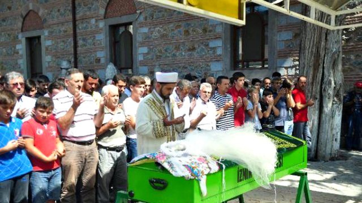 2 Kez İlik Nakli Yapılan 12 Yaşındaki Beyzanur, Lösemiye Yenik Düştü (2)