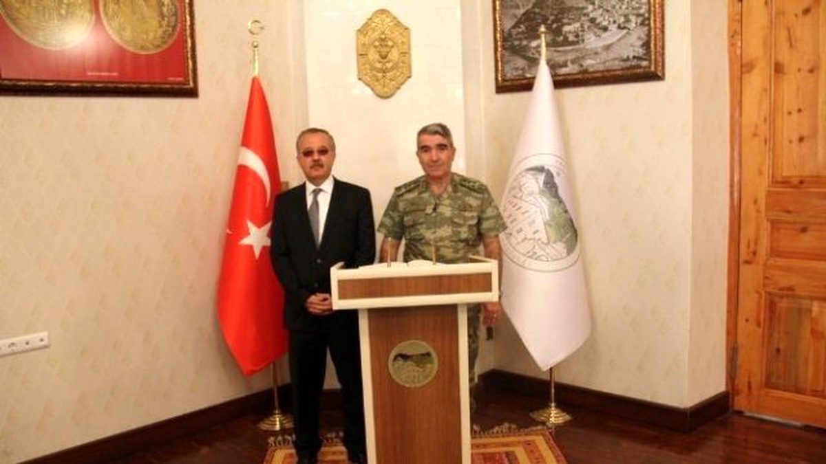 3. Ordu Komutanı Savaş, Vali Özdemir\'i Ziyaret Etti