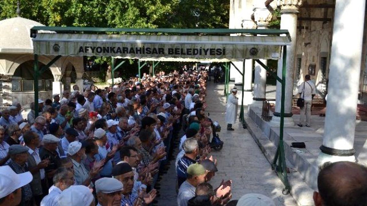 Afyonkarahisar\'da Şehitler İçin Gıyabi Cenaze Namazı Kılındı