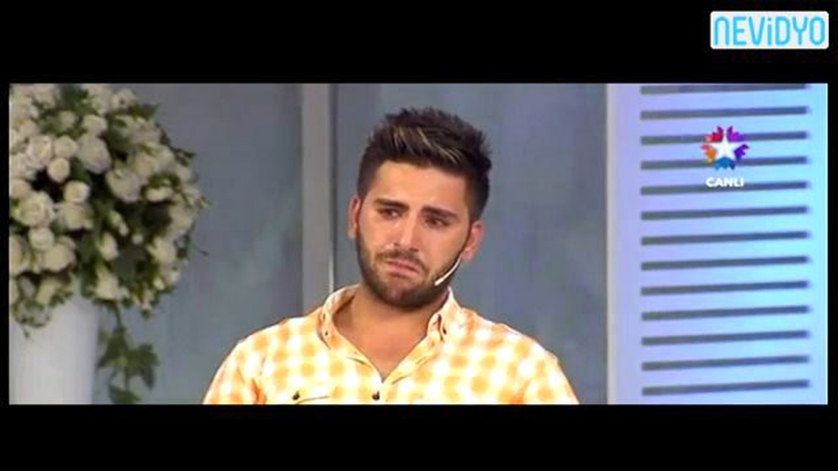 Ailesi Zorlayınca Gözyaşlarına Boğuldu!