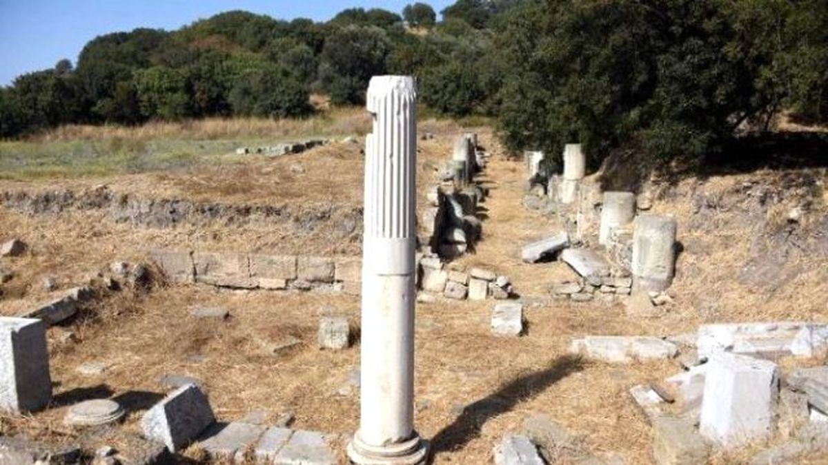 Aliağa Belediyesi 3500 Yıl Öncesine Ulaşan Yolu İyileştiriyor