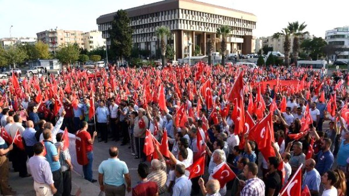 Aliağa Teröre Karşı Tek Ses Tek Yürek